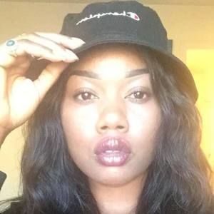 Meet your Posher, Lenah